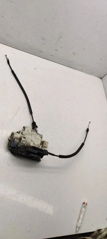 Front door lock 3c1837016A
