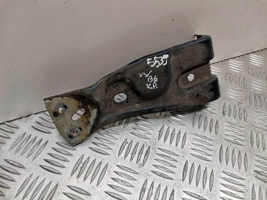 Fender mounting bracket – Volkswagen Passat B6 (2005-2010)