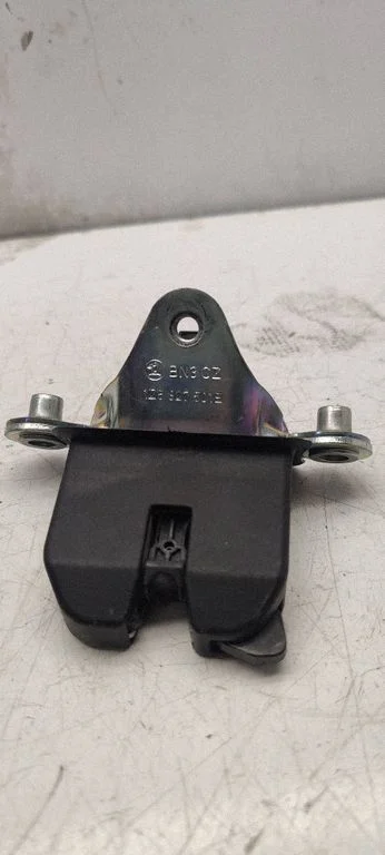 Tailgate/trunk/boot lock/catch/latch 1Z5827501E