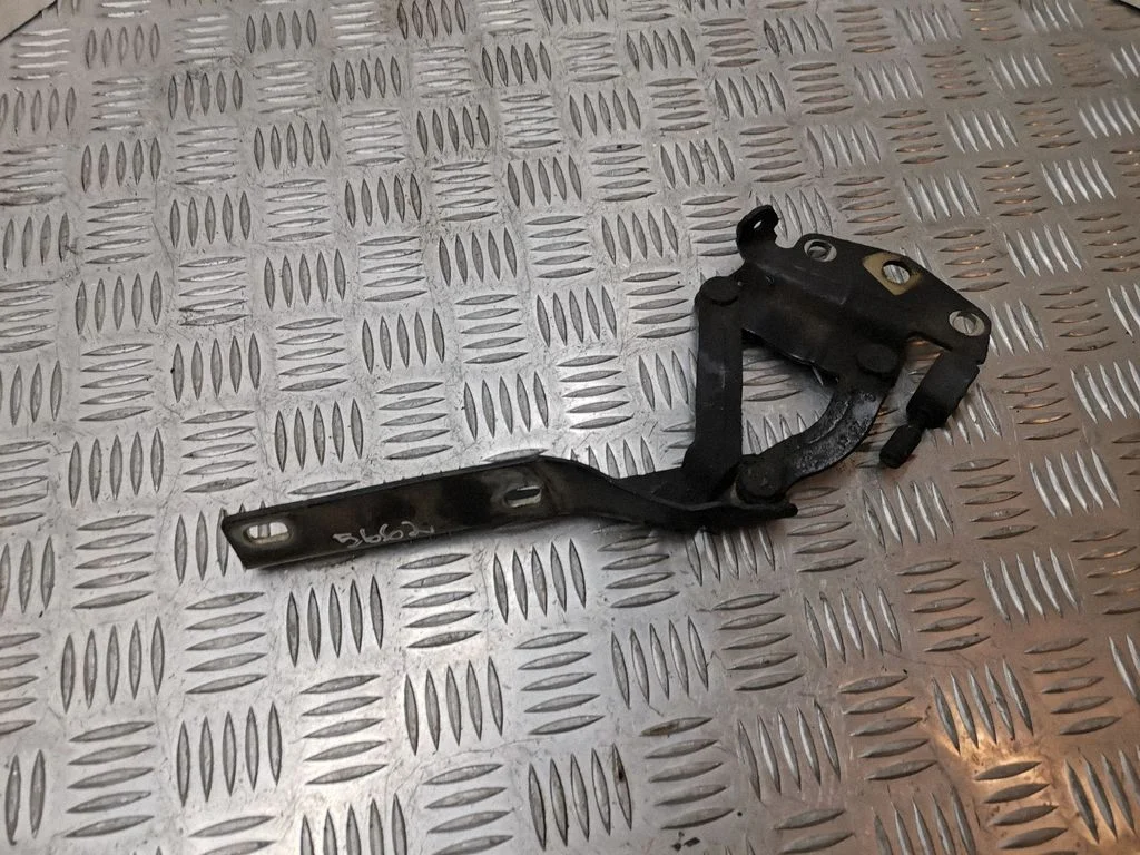 Mootorikapoti hinged – Volkswagen Passat B6 (2005-2010)
