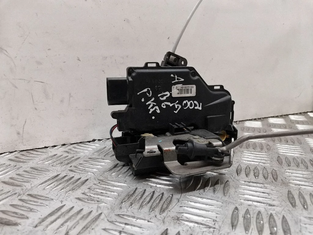 Zamek drzwi przednich – Audi A4 S4 B6 8E 8H (2001-2005)