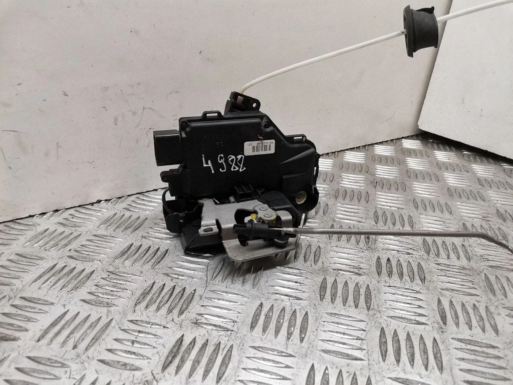 Zamek drzwi przednich – Audi A4 S4 B6 8E 8H (2001-2005)