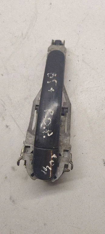 Esiukse välimine käepide 3B0837885886