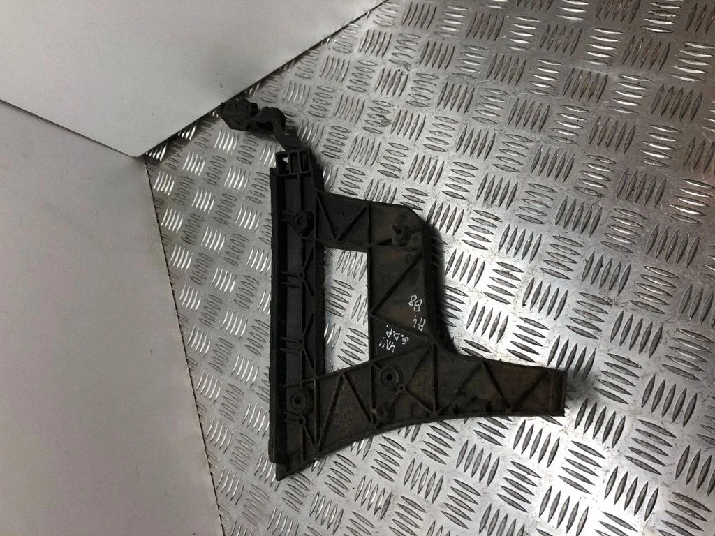Rear bumper mounting bracket 8K9807454