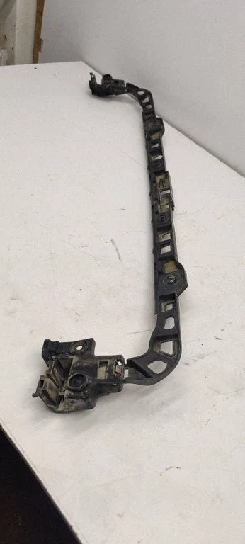 Rear bumper mounting bracket 5K6807863