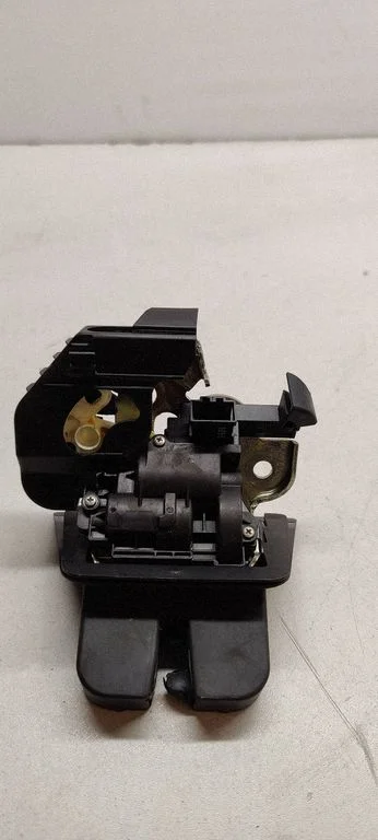 Tailgate/trunk/boot lock/catch/latch