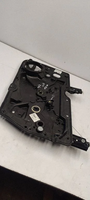 Front window lifting mechanism without motor 5K1837730P