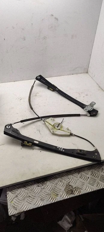 Front window lifting mechanism without motor – front right