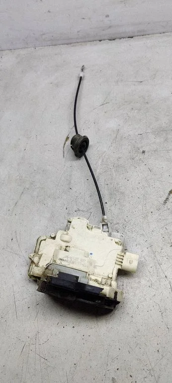 Front door lock 8E1837016AA