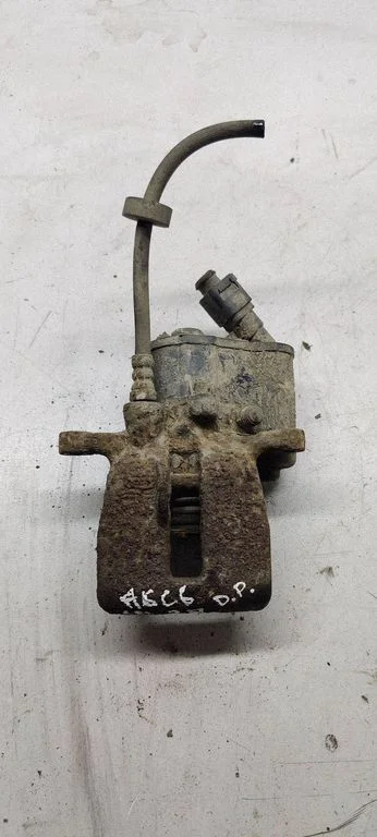 Rear brake caliper – rear right