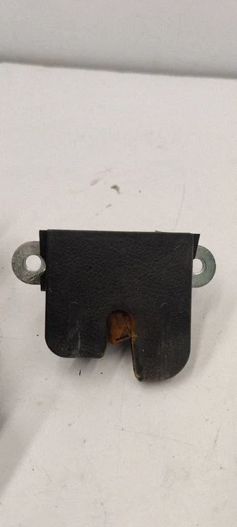 Tailgate/trunk/boot lock/catch/latch 3C9827645A
