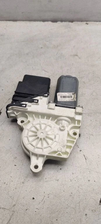 Front door window regulator with motor 1K0959703P