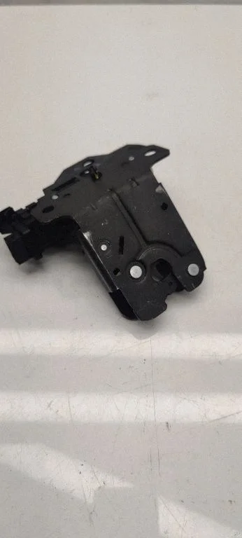 Tailgate/trunk/boot lock/catch/latch 8p4827505b