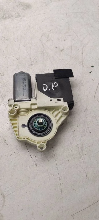 Front door window regulator motor 1K0959702P