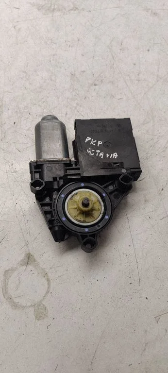 Front door window regulator motor 1T0959701N