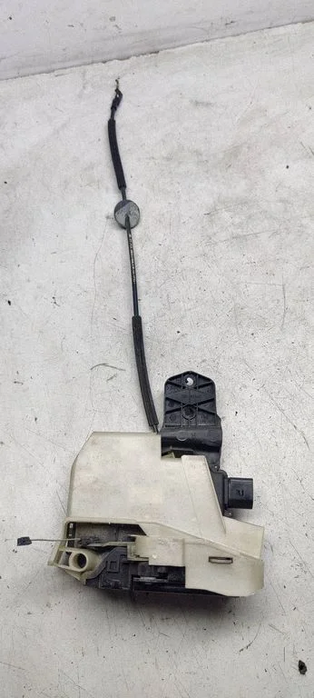 Zamek drzwi przednich 3b0837868