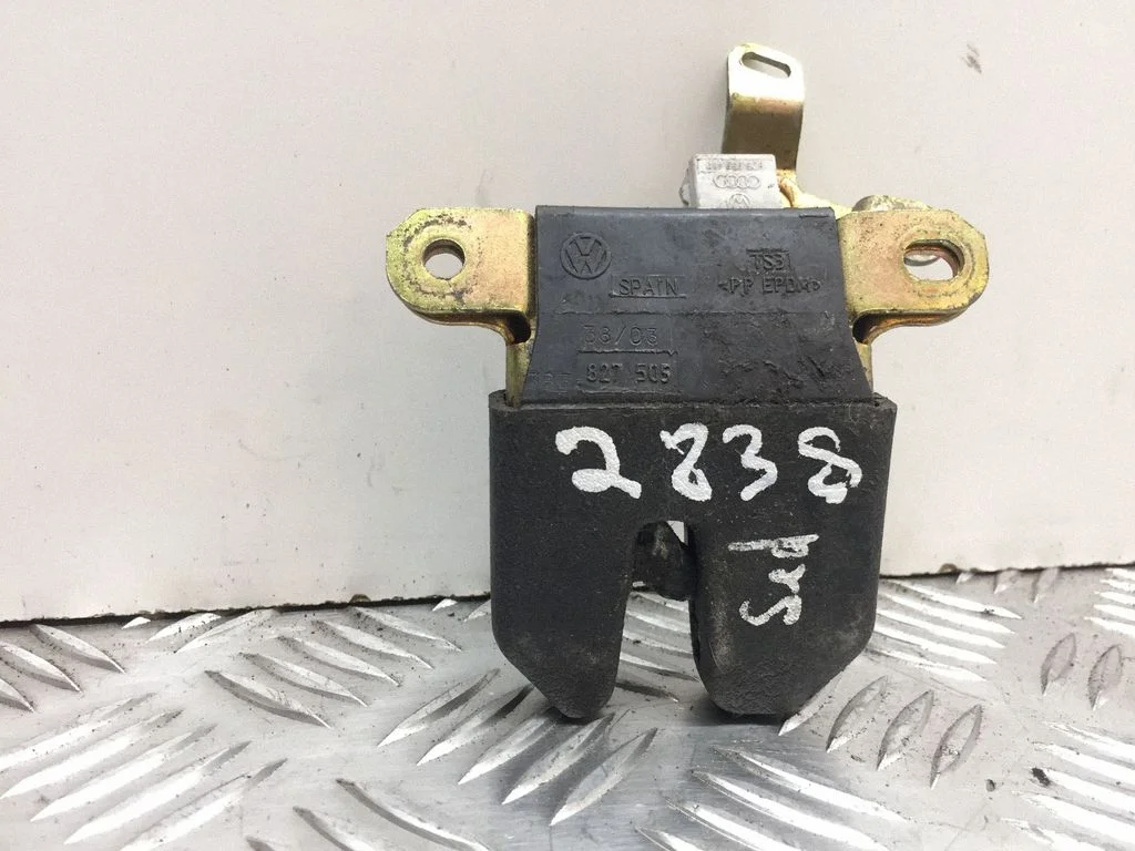 Tailgate/trunk/boot lock/catch/latch 3B5827505