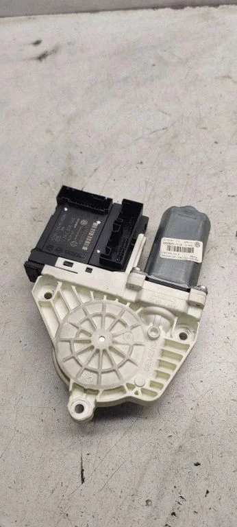 Front door window regulator motor 1K0959701P