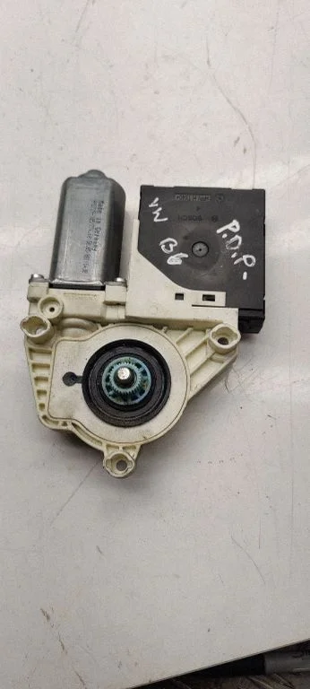 Front door window regulator motor 1k0959702p