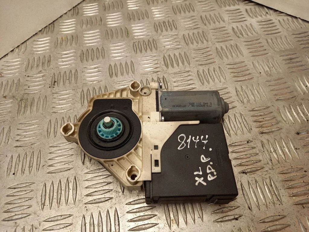 Front door window regulator motor 3C0959792
