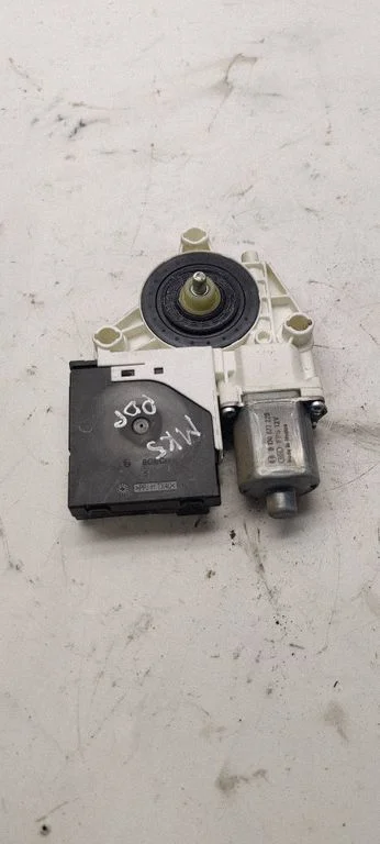 Front door window regulator motor 0130822229