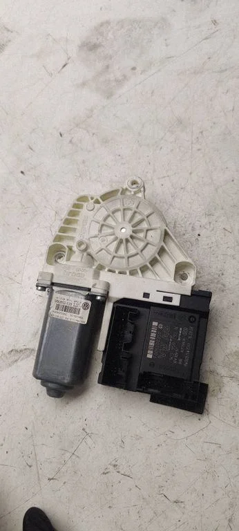 Front door window regulator motor 1K0959702AC