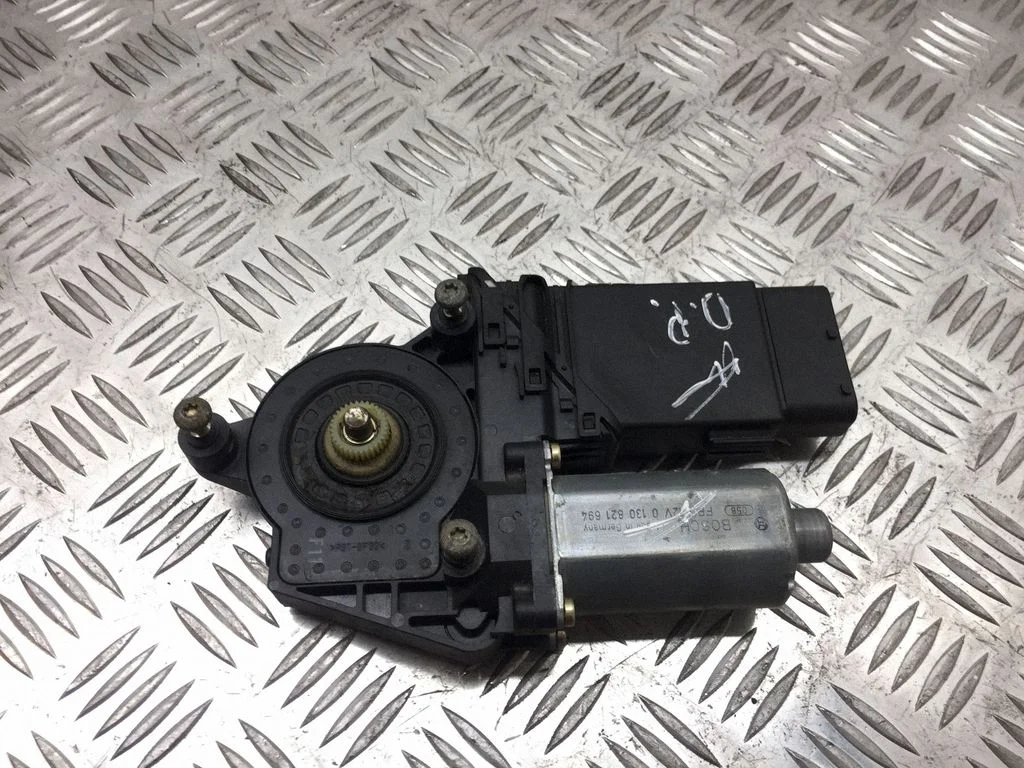 Front door window regulator motor 3B4837752HQ