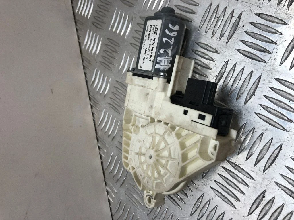 Front door window regulator motor 8K0959802