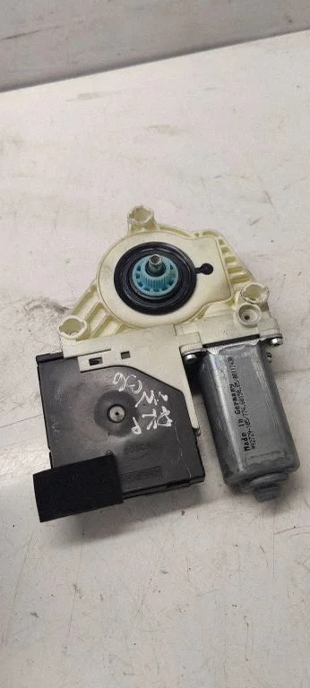 Front door window regulator motor 1K0959701P