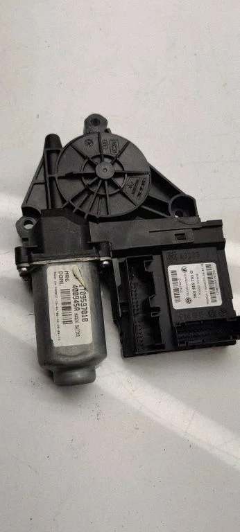 Front door window regulator motor – Skoda Octavia Mk2 (1Z) (2004-2013)