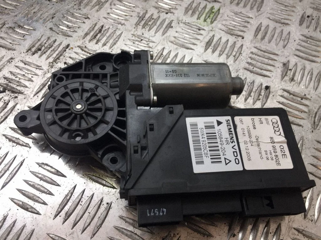 Front door window regulator motor 8E0959802E