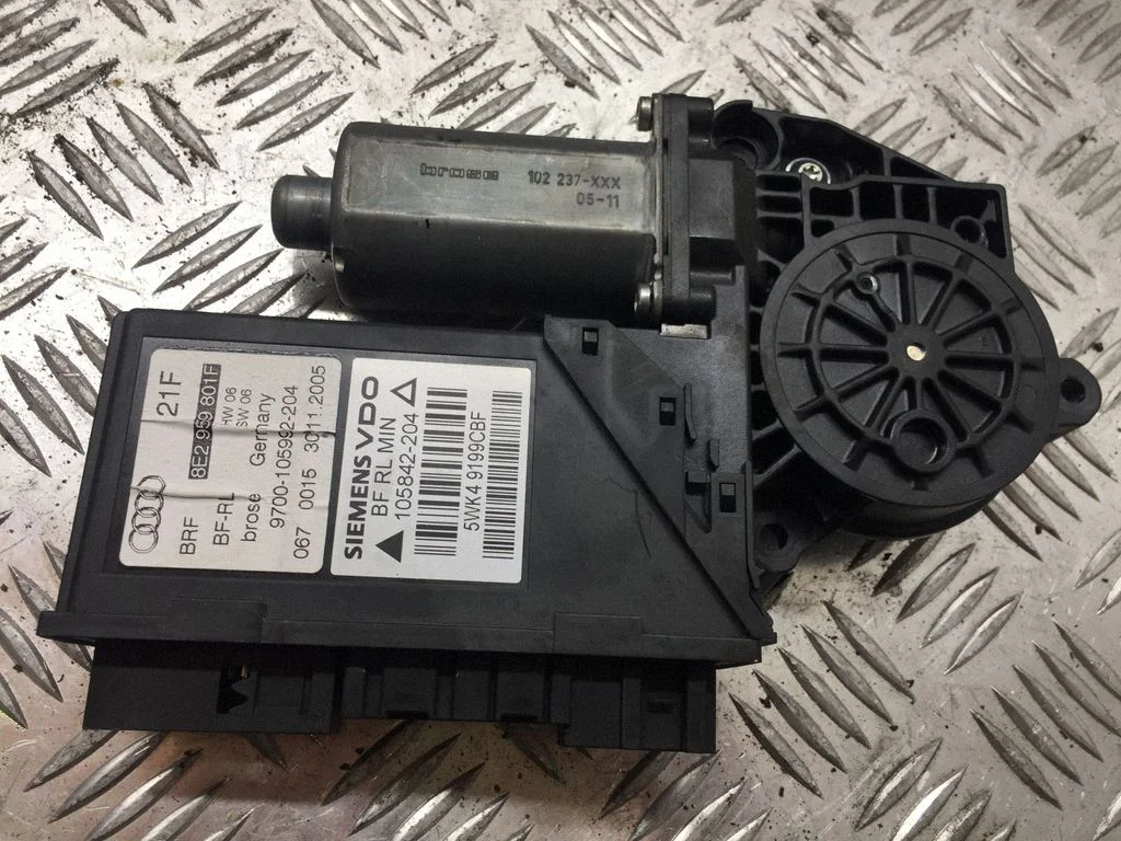Front door window regulator motor 8E2959801F