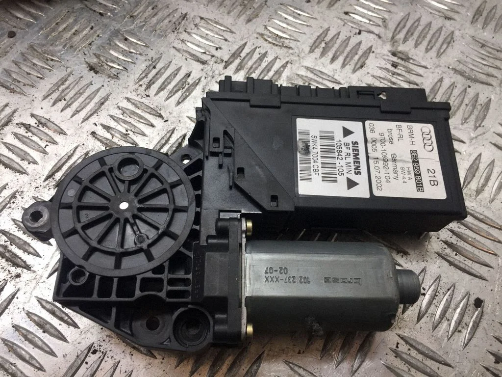 Front door window regulator motor 8E2959801B