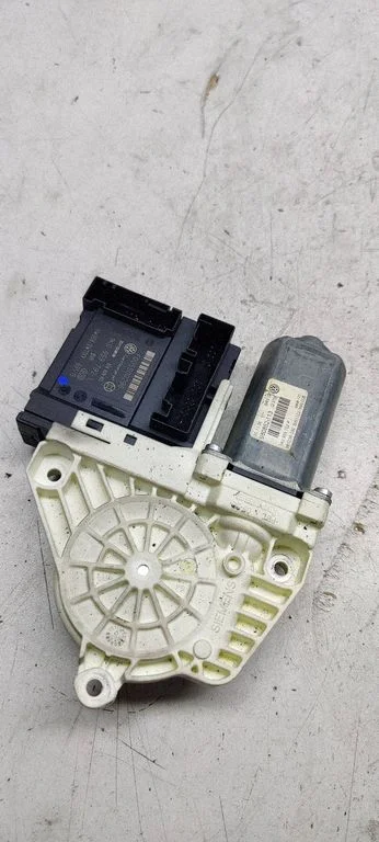Front door window regulator motor 1K0959702P