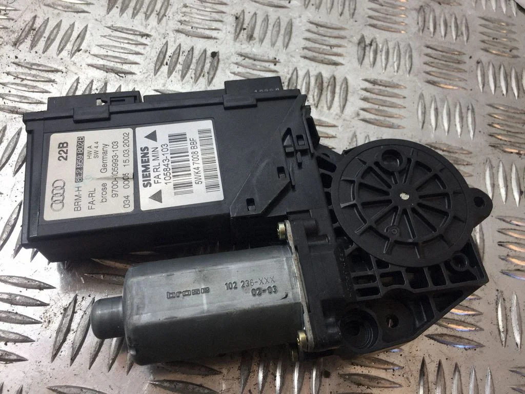 Front door window regulator motor 8E2959802B