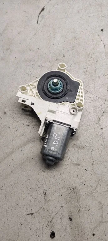 Front door window regulator motor 8k0959801B
