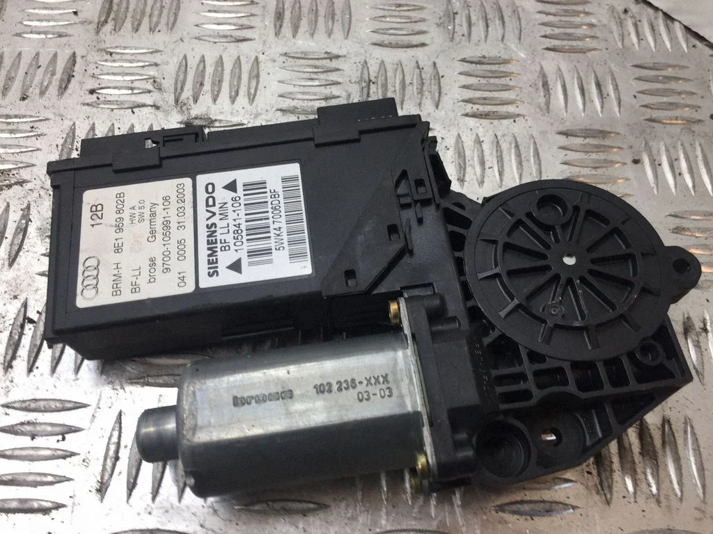 Front door window regulator motor 8E1959802B
