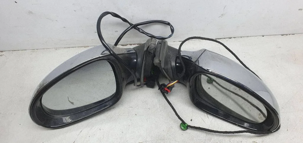 Front door electric wing mirror