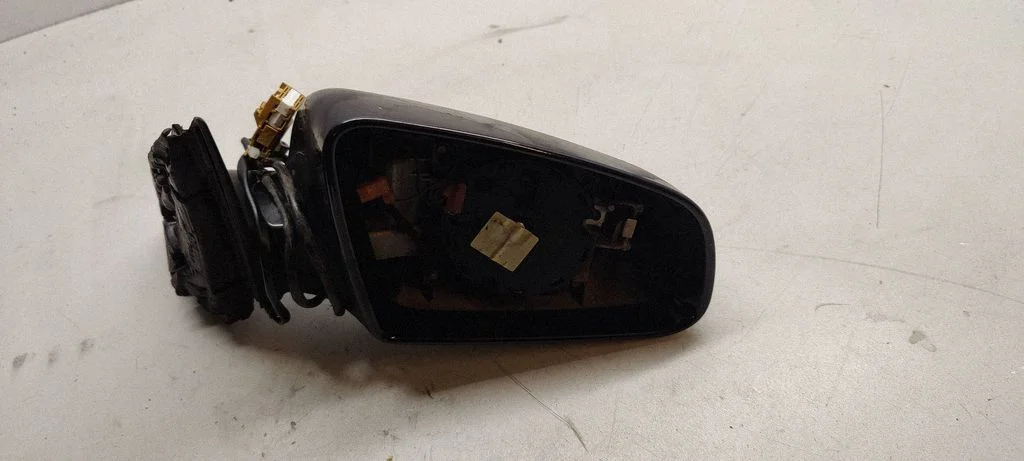 Esiukse elektriline välispeegel 8E1858532F