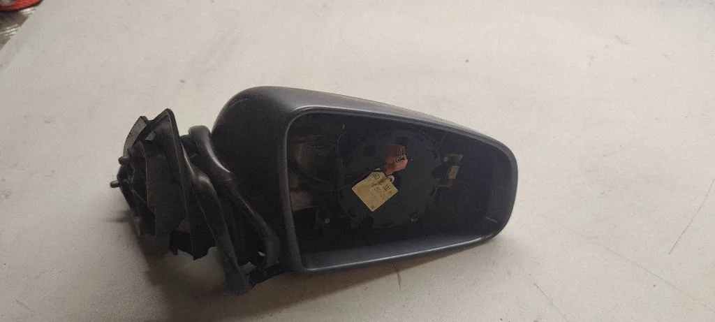 Front door electric wing mirror 8E2858532H
