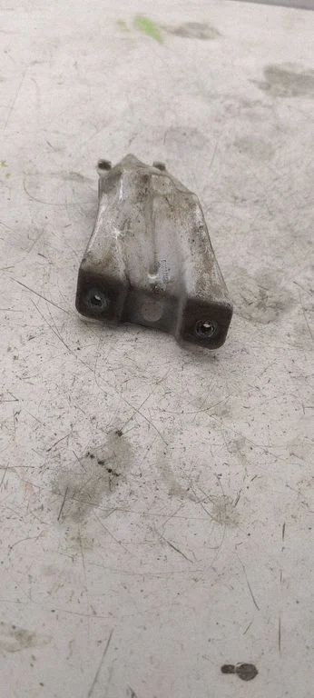 Poritiiva kinnitusklamber – Volkswagen Golf Plus (2005-2013)