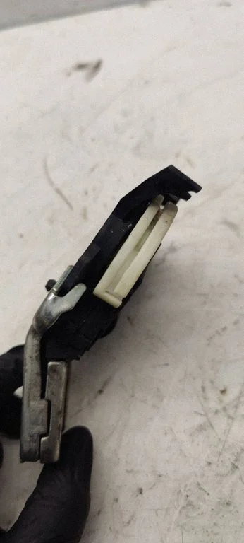 Tailgate/trunk/boot lock/catch/latch 4F5827505D