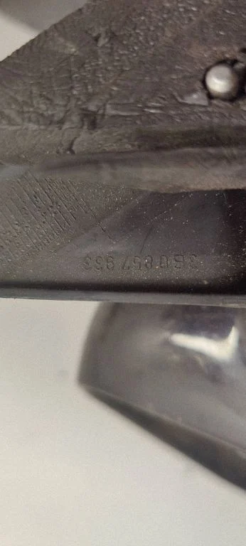 Esiukse elektriline välispeegel 3B0857933