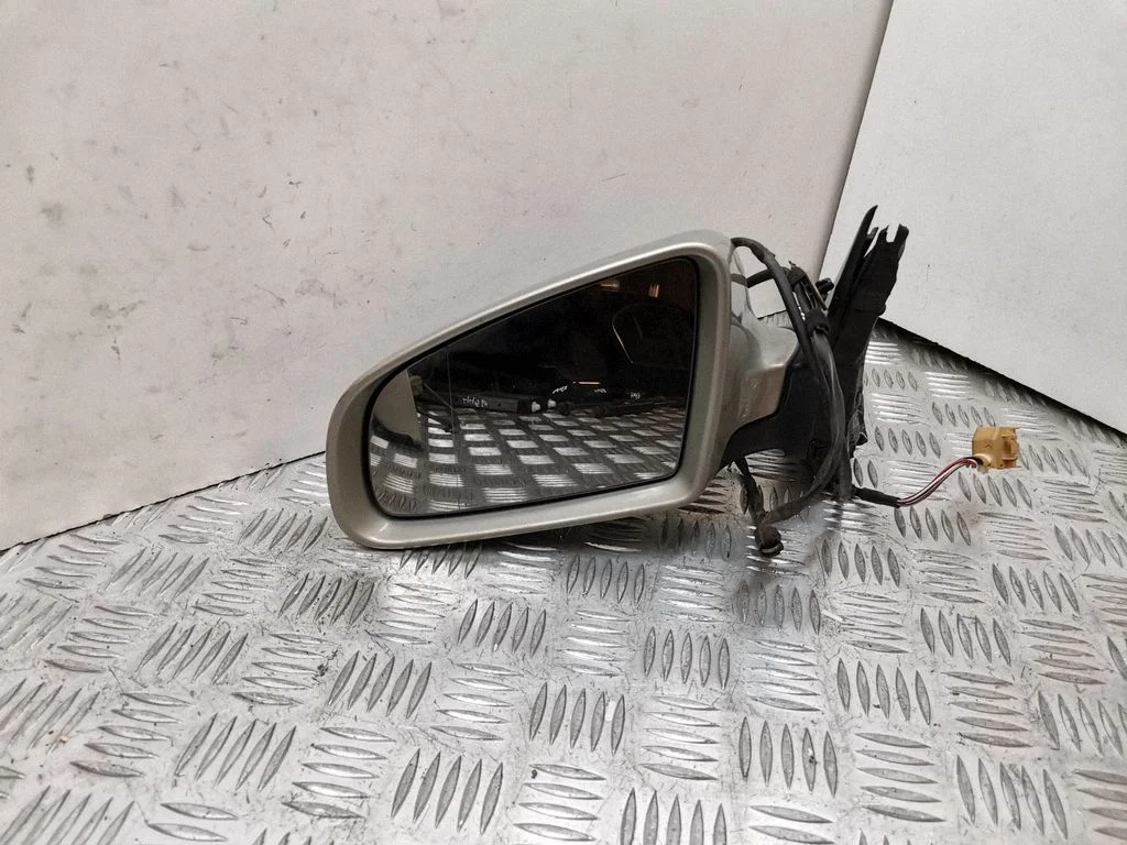 Front door electric wing mirror 010681