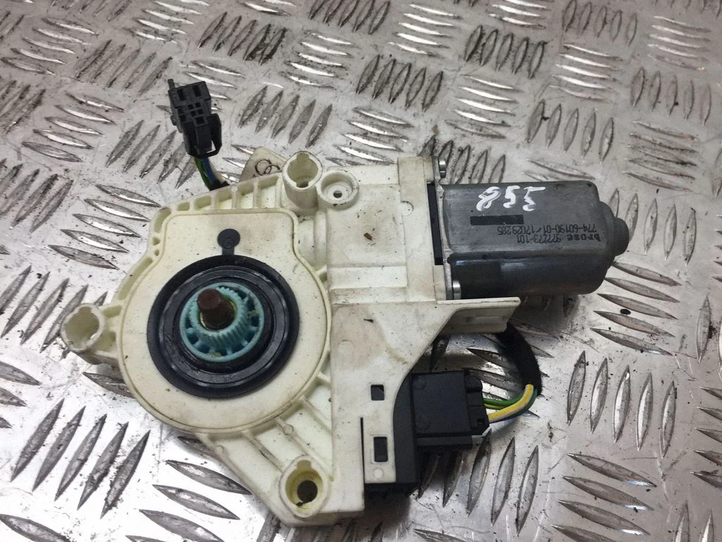 Front door window regulator motor 4F0959801D