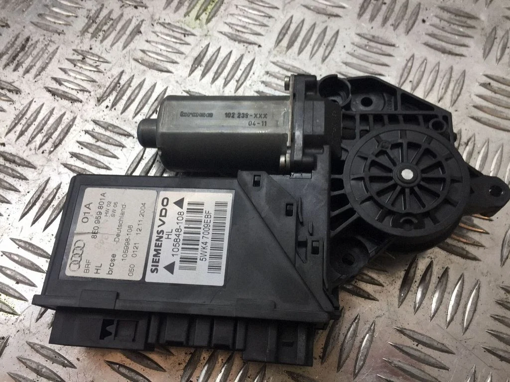 Front door window regulator motor 8E0959801A