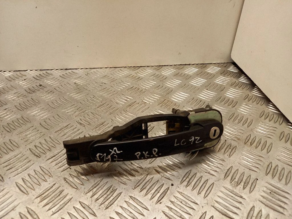 Išorinė atidarymo rankena galinių durų