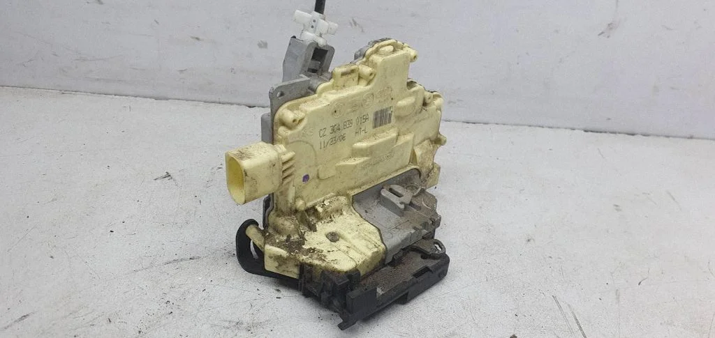 Rear door lock – rear left