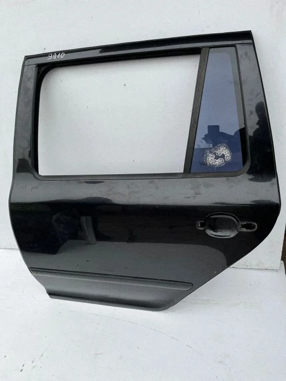 Rear door – rear left