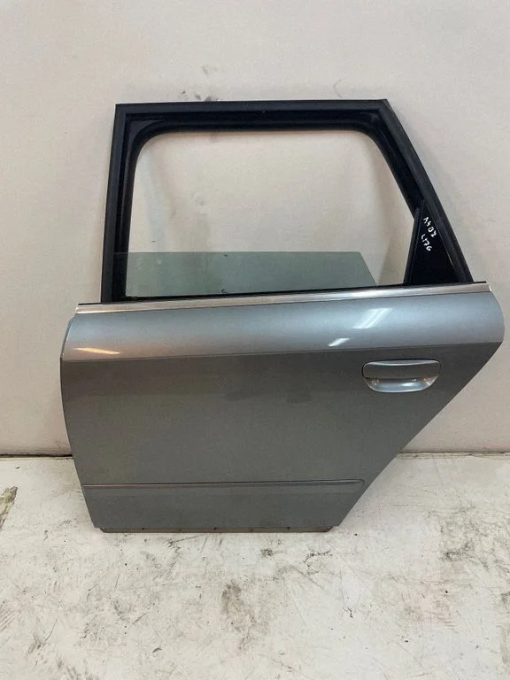 Rear door – rear left